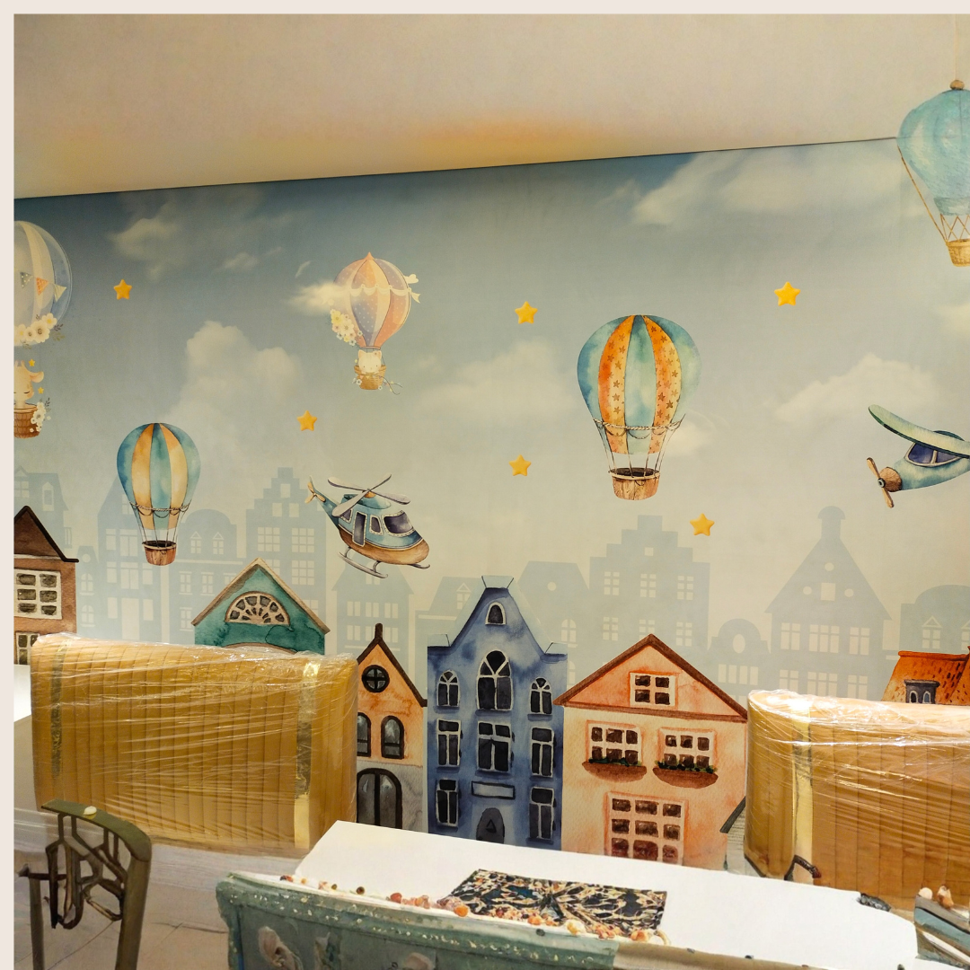Hot-air balloon and city wallpaper